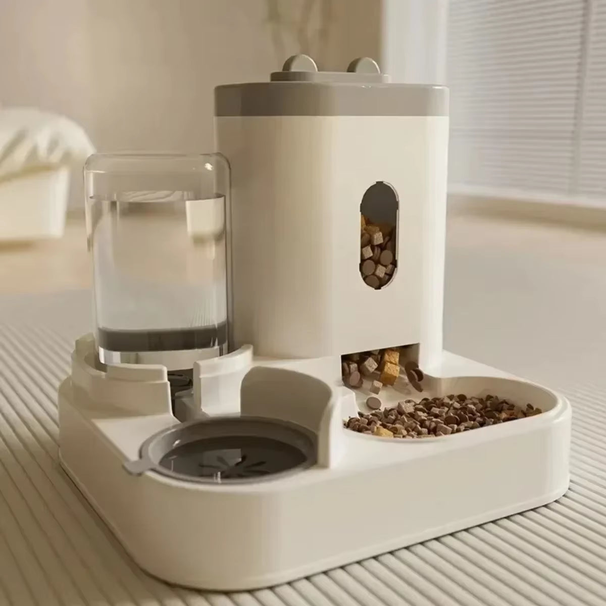 Revolutionary Automatic Pet Feeder with Water Fountain - Large Capacity Food Storage for Cats and Dogs